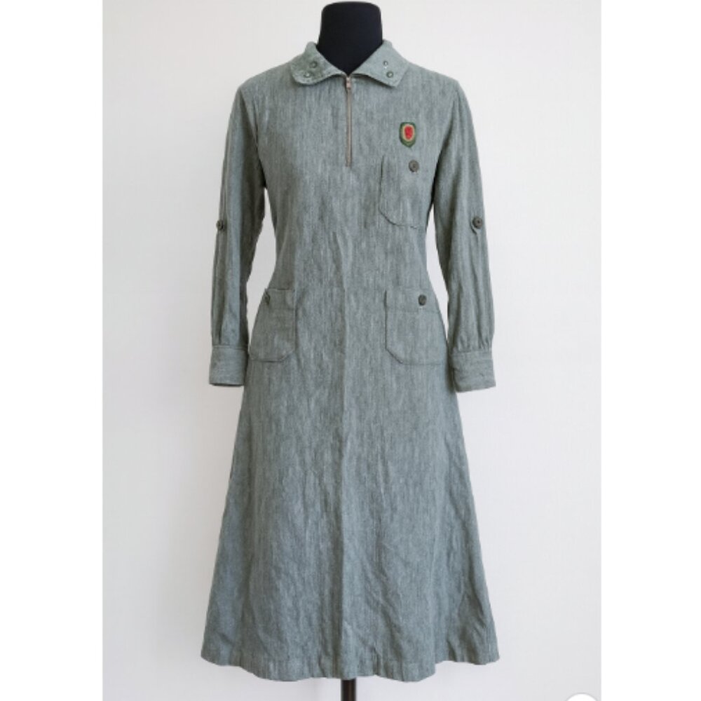 Vintage Museum quality display 1936- 1946 Girl Scouts of America uniform Small